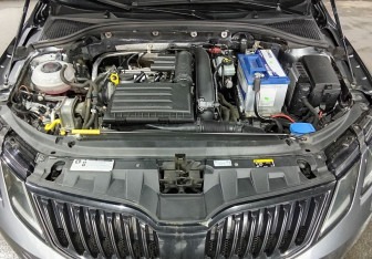 Подержанный автомобиль Skoda Octavia Liftback 2019 года (17 фото)
