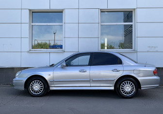 Подержанный автомобиль Hyundai Sonata 2007 года (8 фото)