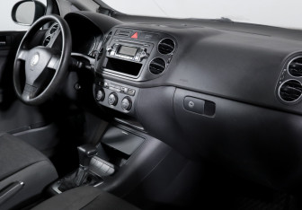 Подержанный автомобиль Volkswagen Golf Plus 2008 года (9 фото)