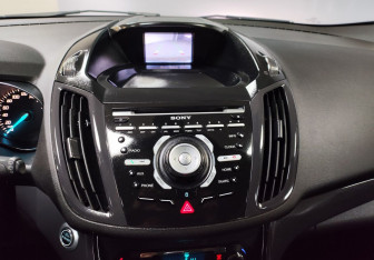 Подержанный автомобиль Ford Kuga 2013 года (18 фото)