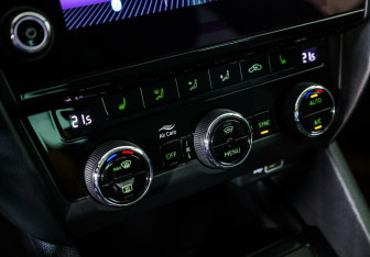 Подержанный автомобиль Skoda Octavia Liftback 2018 года (10 фото)