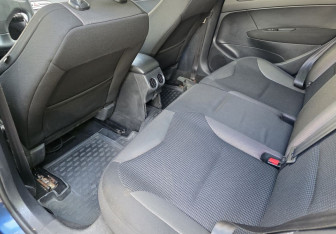 Подержанный автомобиль Peugeot 308 Hatchback 2009 года (10 фото)