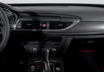 Подержанный автомобиль Audi A6 Sedan 2017 года (13 фото)