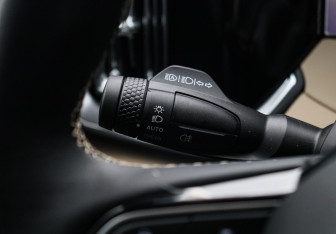 Подержанный автомобиль Geely Monjaro 2025 года (32 фото)