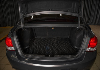 Подержанный автомобиль Chevrolet Cruze Sedan 2014 года (6 фото)