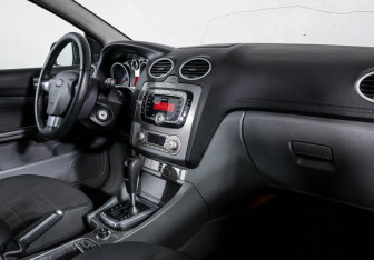 Подержанный автомобиль Ford Focus Hatchback 2010 года (9 фото)