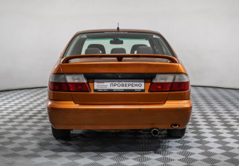Подержанный автомобиль Nissan Primera Sedan 1996 года (6 фото)