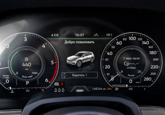 Подержанный автомобиль Volkswagen Touareg 2019 года (16 фото)