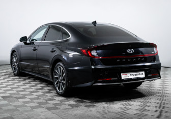 Подержанный автомобиль Hyundai Sonata 2021 года (7 фото)