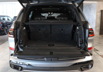 Новый BMW X7 2025 (9 фото)