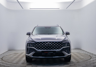 Подержанный автомобиль Hyundai Santa Fe 2022 года (2 фото)