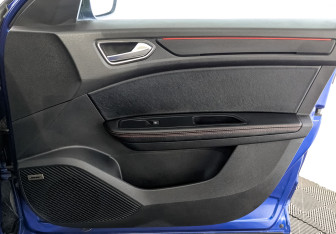 Подержанный автомобиль Renault Arkana 2021 года (25 фото)