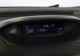 Подержанный автомобиль Renault Fluence 2012 года (15 фото)