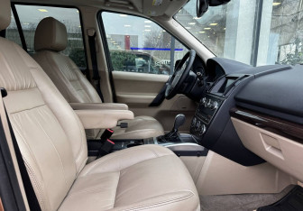 Подержанный автомобиль Land Rover Freelander 2014 года (10 фото)