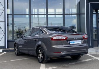 Подержанный автомобиль Ford Mondeo Sedan 2012 года (7 фото)