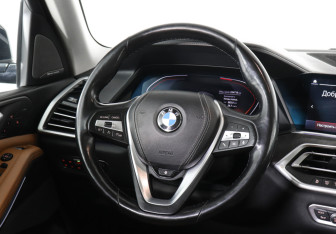 Подержанный автомобиль BMW X5 2019 года (12 фото)