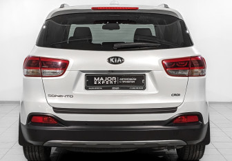 Подержанный автомобиль Kia Sorento 2017 года (6 фото)