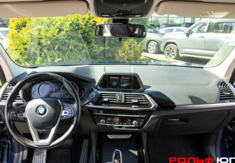 Подержанный автомобиль BMW X3 2018 года (9 фото)