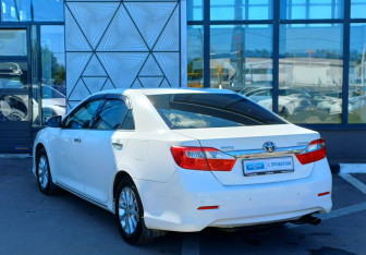 Подержанный автомобиль Toyota Camry Sedan 2012 года (7 фото)