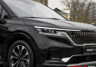 Подержанный автомобиль Kia Carnival 2021 года (29 фото)