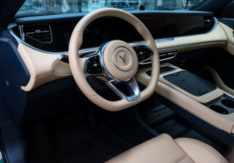 Подержанный автомобиль Voyah Free 2023 года (17 фото)