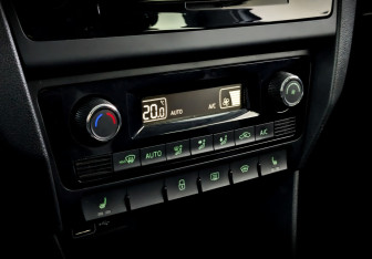 Подержанный автомобиль Skoda Rapid Liftback 2019 года (25 фото)