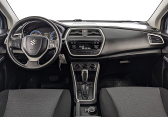 Подержанный автомобиль Suzuki SX4 Hatchback 2014 года (14 фото)
