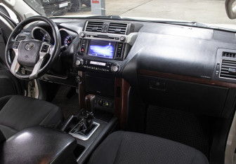 Подержанный автомобиль Toyota Land Cruiser Prado 2016 года (11 фото)