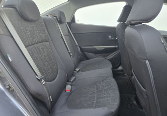 Подержанный автомобиль Kia Rio Sedan 2014 года (11 фото)