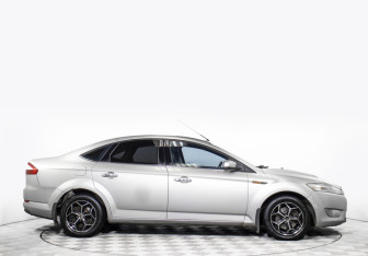 Подержанный автомобиль Ford Mondeo Sedan 2009 года (4 фото)