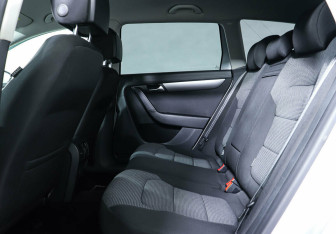 Подержанный автомобиль Volkswagen Passat Wagon 2011 года (20 фото)