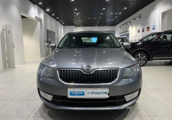 Подержанный автомобиль Skoda Octavia Liftback 2017 года (2 фото)