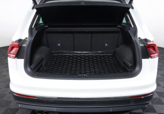 Подержанный автомобиль Volkswagen Tiguan 2017 года (9 фото)