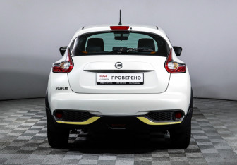 Подержанный автомобиль Nissan Juke 2014 года (6 фото)