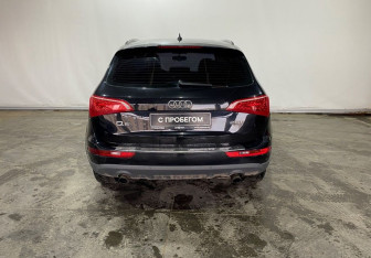 Подержанный автомобиль Audi Q5 2010 года (5 фото)