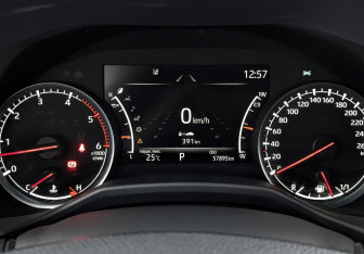 Подержанный автомобиль Toyota Land Cruiser Suv 2022 года (16 фото)