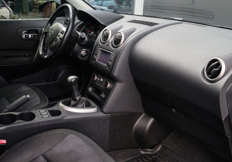 Подержанный автомобиль Nissan Qashqai 2013 года (7 фото)
