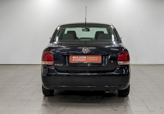 Подержанный автомобиль Volkswagen Polo Sedan 2011 года (6 фото)