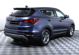 Подержанный автомобиль Hyundai Santa Fe 2017 года (3 фото)