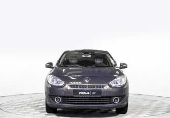 Подержанный автомобиль Renault Fluence 2012 года (2 фото)