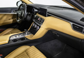 Подержанный автомобиль Genesis G70 2021 года (9 фото)