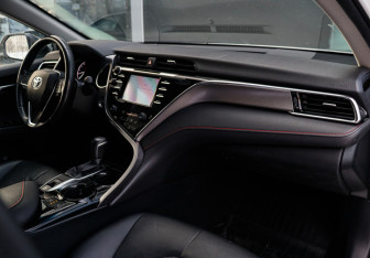 Подержанный автомобиль Toyota Camry Sedan 2021 года (7 фото)