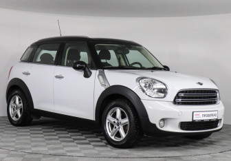 Подержанный автомобиль MINI Countryman 2016 года (3 фото)