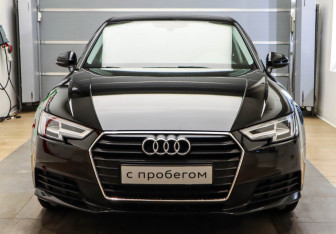 Подержанный автомобиль Audi A4 Sedan 2017 года (2 фото)