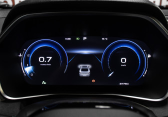 Подержанный автомобиль Geely Preface 2023 года (14 фото)