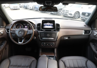 Подержанный автомобиль Mercedes-Benz GLE 2018 года (12 фото)