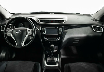 Подержанный автомобиль Nissan Qashqai 2014 года (8 фото)