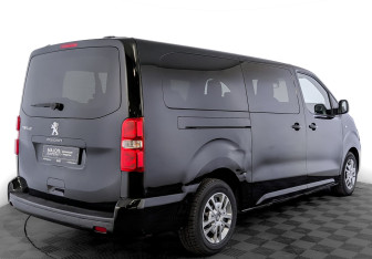 Подержанный автомобиль Peugeot Traveller 2021 года (5 фото)