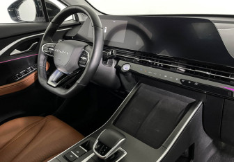 Подержанный автомобиль Omoda C5 2023 года (9 фото)