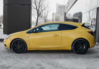 Подержанный автомобиль Opel Astra Hatchback 2013 года (8 фото)